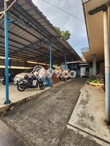 Rumah Elit Modern Tanpa Renovasi di Gatot Subroto Bandung Rumah Elit Modern Tanpa Renovasi di Gatot Subroto Bandung
