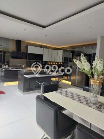 Rumah Elit LB 520m2 Siap Huni Desain Elegan di Mekar Wangi, Bandung Rumah Elit LB 520m2 Siap Huni Desain Elegan di Mekar Wangi, Bandung