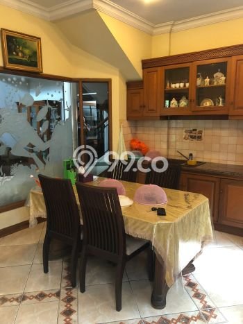 Rumah Dengan Harga Terbaik 5 Kamar Tidur Akses Dekat di Kawasan Berkembang Buah Batu, Bandung Rumah Dengan Harga Terbaik 5 Kamar Tidur Akses Dekat di Kawasan Berkembang Buah Batu, Bandung