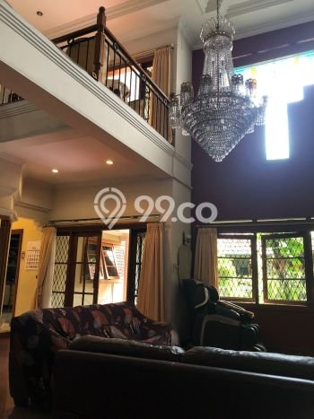 Rumah Dengan Harga Terbaik 5 Kamar Tidur Akses Dekat di Kawasan Berkembang Buah Batu, Bandung Rumah Dengan Harga Terbaik 5 Kamar Tidur Akses Dekat di Kawasan Berkembang Buah Batu, Bandung