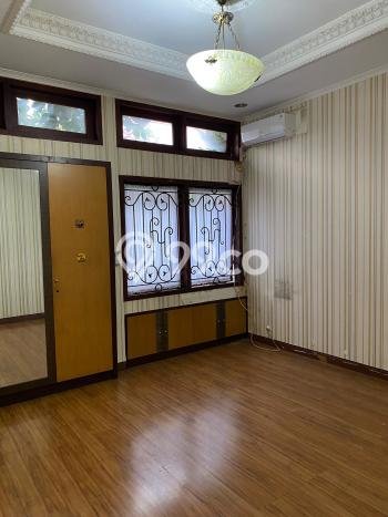 Rumah Dengan Harga Terbaik 5 Kamar Tidur Lokasi Strategis di Kawasan Berkembang Coblong, Bandung Rumah Dengan Harga Terbaik 5 Kamar Tidur Lokasi Strategis di Kawasan Berkembang Coblong, Bandung