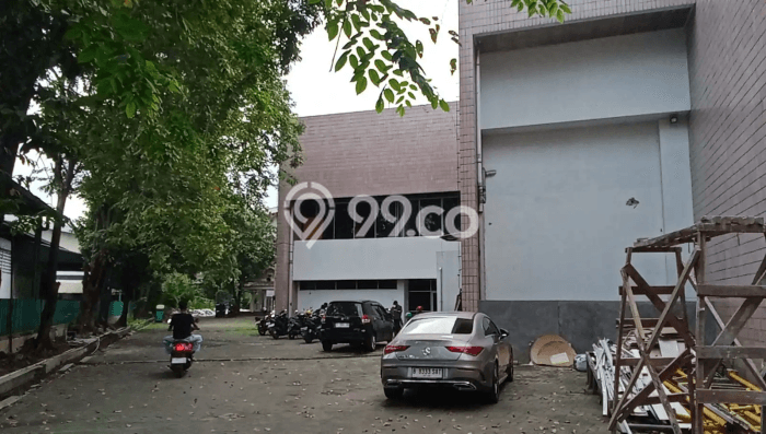 Area Ramai! Pabrik Dijual di Jatinegara untuk Bisnis Luas Bangunan 4226m2 Area Ramai! Pabrik Dijual di Jatinegara untuk Bisnis Luas Bangunan 4226m2