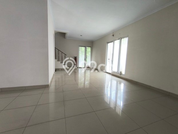 Jual Rumah Luas Elegan Dengan View Cantik di Summarecon Bekasi, Bekasi Jual Rumah Luas Elegan Dengan View Cantik di Summarecon Bekasi, Bekasi