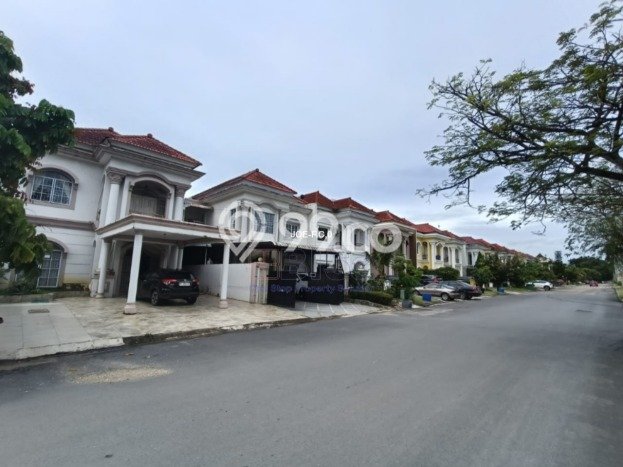 Ready to Use! Luxury House LT 350m2 Desain Modern di Batam Centre Ready to Use! Luxury House LT 350m2 Desain Modern di Batam Centre