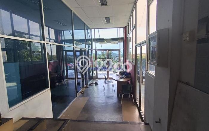 LOKASI STRATEGIS! Gudang Kawasan Sekupang, Luas 481m², Area Komersial, Jalan Utama LOKASI STRATEGIS! Gudang Kawasan Sekupang, Luas 481m², Area Komersial, Jalan Utama