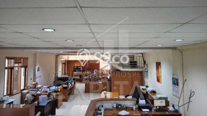 Hunian Elit LB 1096m2 Siap Pakai Desain Elegan di Supratman, Bandung Hunian Elit LB 1096m2 Siap Pakai Desain Elegan di Supratman, Bandung