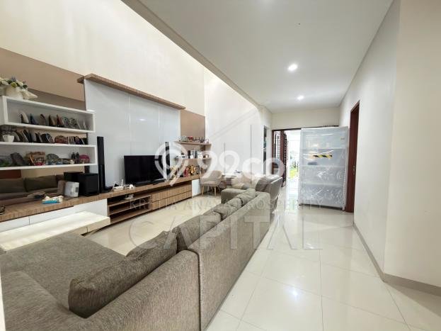 For Sale! Luxury House LT 247m2 Desain Elegan di Setra Sari For Sale! Luxury House LT 247m2 Desain Elegan di Setra Sari