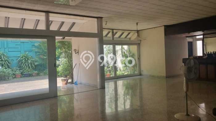 Sewa Rumah Nyaman di Kebayoran Baru Siap Pakai dan Strategis Sewa Rumah Nyaman di Kebayoran Baru Siap Pakai dan Strategis