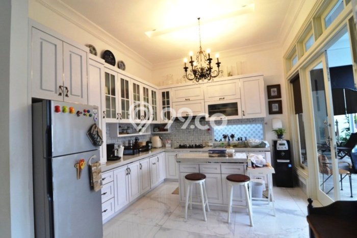 Best Deal Hunian Mewah Ideal dan Luas di Menteng, Jakarta Pusat Best Deal Hunian Mewah Ideal dan Luas di Menteng, Jakarta Pusat