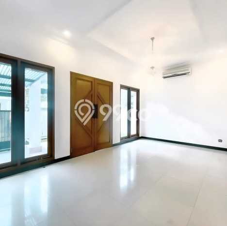 For Sale! Luxury House LT 202m2 Desain Modern di Pondok Indah For Sale! Luxury House LT 202m2 Desain Modern di Pondok Indah