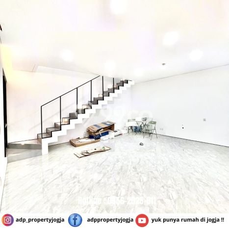 Rumah Elit LB 141m2 Siap Huni Desain Elegan di Condong Catur, Sleman Rumah Elit LB 141m2 Siap Huni Desain Elegan di Condong Catur, Sleman