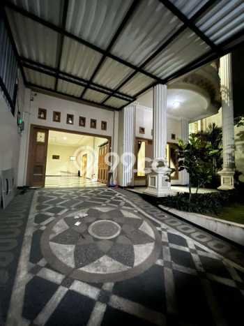 Rumah Luxury Modern Siap Huni di Soekarno Hatta Malang Rumah Luxury Modern Siap Huni di Soekarno Hatta Malang