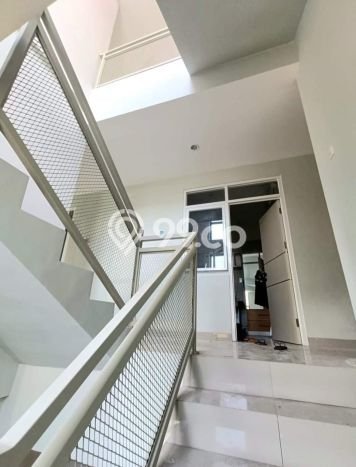 Rumah Elit Modern Siap Huni di Soekarno Hatta Malang Rumah Elit Modern Siap Huni di Soekarno Hatta Malang