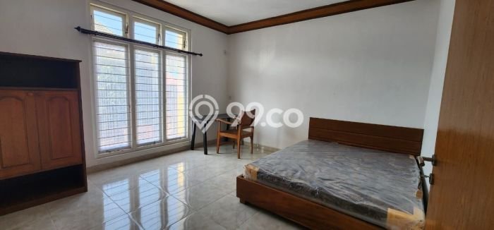 Rumah Mewah LB 750m2 Siap Pakai Desain Elegan di Griya Shanta, Malang Rumah Mewah LB 750m2 Siap Pakai Desain Elegan di Griya Shanta, Malang