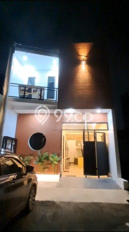 Rumah Luas Asri 9 KT Siap Pakai di Tlogomas Malang Rumah Luas Asri 9 KT Siap Pakai di Tlogomas Malang
