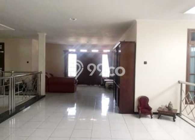 Hunian Elit LB 500m2 Siap Huni Desain Elegan di Soekarno Hatta, Malang Hunian Elit LB 500m2 Siap Huni Desain Elegan di Soekarno Hatta, Malang