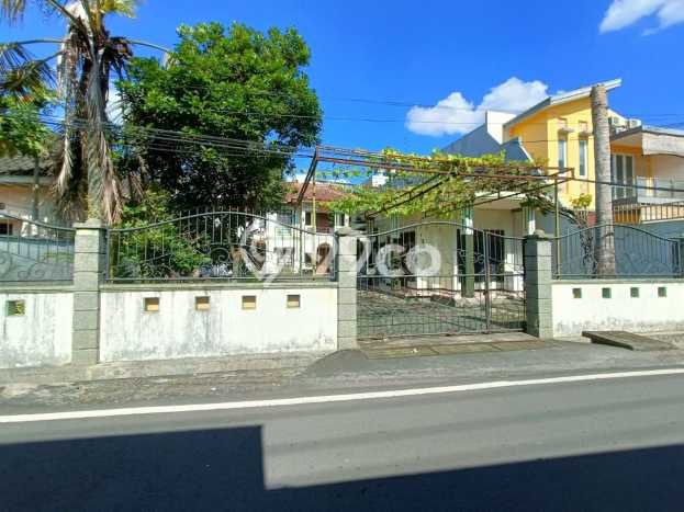 Rumah Lokasi Strategis area Blimbing, Malang, Luas 625m2m² Bangunan 400m2m² Rumah Lokasi Strategis area Blimbing, Malang, Luas 625m2m² Bangunan 400m2m²
