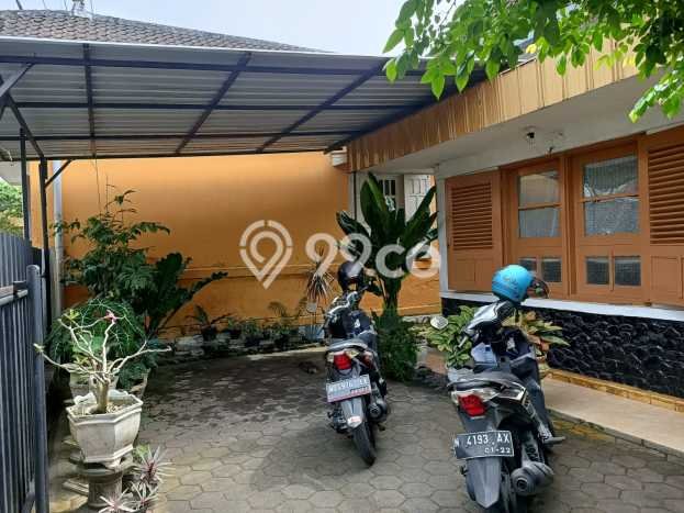 Rumah LT 676m2m² di Pusat Kota Klojen, Malang - Harga Menarik Rumah LT 676m2m² di Pusat Kota Klojen, Malang - Harga Menarik