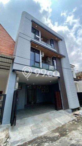 Rumah Luxury Modern Tanpa Renovasi di Soekarno Hatta Malang Rumah Luxury Modern Tanpa Renovasi di Soekarno Hatta Malang