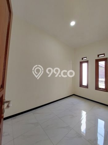 SIAP HUNI! Rumah Strategis di , Luas 108m2m² Bangunan 130m2m² SIAP HUNI! Rumah Strategis di , Luas 108m2m² Bangunan 130m2m²