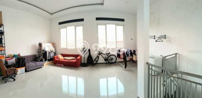 INVESTASI TEPAT! Rumah di , LT 112m2m² Bangunan 100m2m² INVESTASI TEPAT! Rumah di , LT 112m2m² Bangunan 100m2m²