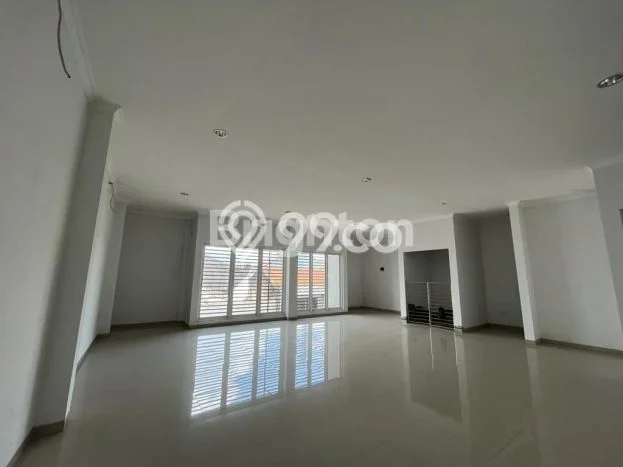 Ruko Lokasi Strategis Kawasan Kranggan, Luas 300m2m², Mainroad Ruko Lokasi Strategis Kawasan Kranggan, Luas 300m2m², Mainroad