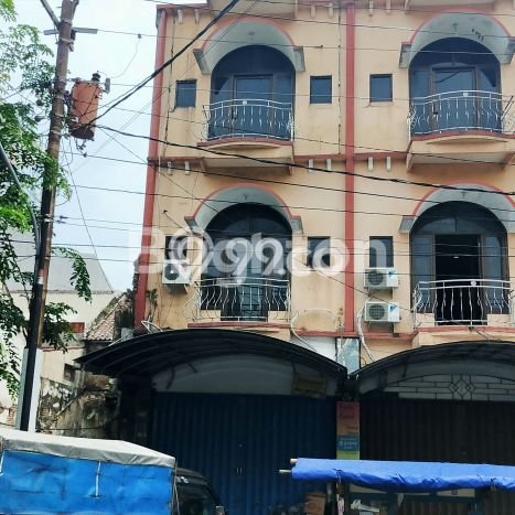 Ruko paling strategis disewakan di Semarang Tengah Semarang Ruko paling strategis disewakan di Semarang Tengah Semarang