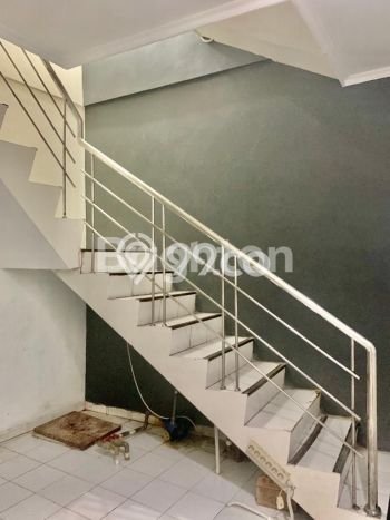 Ruko paling strategis disewakan di Semarang Tengah Semarang Ruko paling strategis disewakan di Semarang Tengah Semarang
