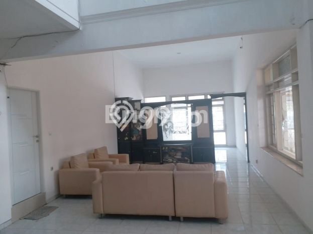 Dijual Rumah Premium dengan Fasilitas Sekitar Komplit di Semarang Tengah, Semarang Dijual Rumah Premium dengan Fasilitas Sekitar Komplit di Semarang Tengah, Semarang