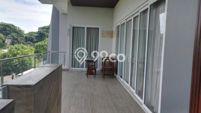 Rumah Elit LB 750m2 Siap Huni Desain Elegan di Graha Padma, Semarang Rumah Elit LB 750m2 Siap Huni Desain Elegan di Graha Padma, Semarang