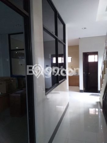 Ruko Dijual di Semarang Tengah Semarang dengan Luas Bangunan 210m2 Ruko Dijual di Semarang Tengah Semarang dengan Luas Bangunan 210m2