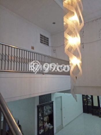 Dijual Rumah Premium dengan Fasilitas Sekitar Komplit di Semarang Tengah, Semarang Dijual Rumah Premium dengan Fasilitas Sekitar Komplit di Semarang Tengah, Semarang