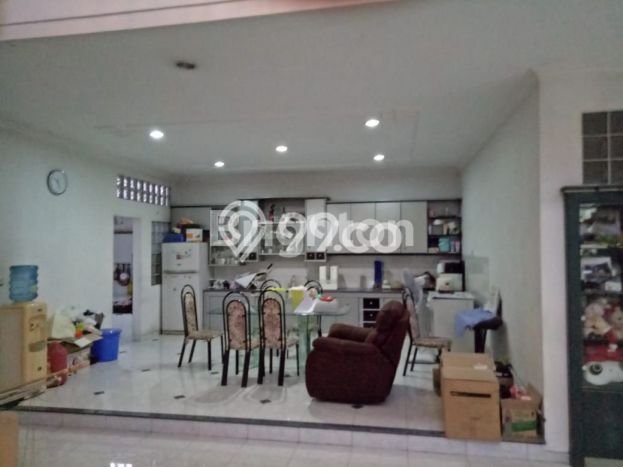 Dijual Rumah Premium dengan Fasilitas Sekitar Komplit di Semarang Tengah, Semarang Dijual Rumah Premium dengan Fasilitas Sekitar Komplit di Semarang Tengah, Semarang