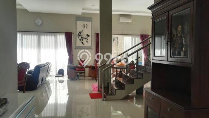Rumah Elit LB 750m2 Siap Huni Desain Elegan di Graha Padma, Semarang Rumah Elit LB 750m2 Siap Huni Desain Elegan di Graha Padma, Semarang