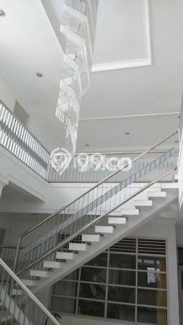 Dijual Rumah Premium dengan Fasilitas Sekitar Komplit di Semarang Tengah, Semarang Dijual Rumah Premium dengan Fasilitas Sekitar Komplit di Semarang Tengah, Semarang