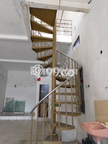 Ruko di , Luas 138m2m², Lokasi Strategis Ruko di , Luas 138m2m², Lokasi Strategis