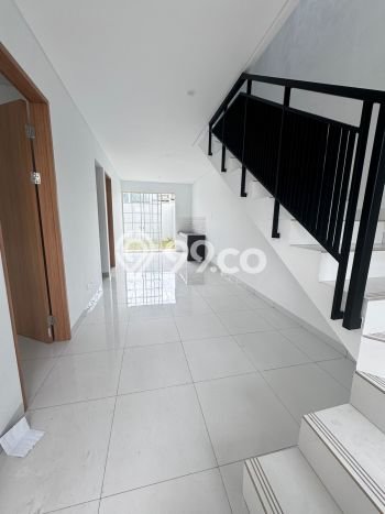Lokasi terbaik! Rumah siap pakai dikontrakkan di Coblong LB 116m2 Lokasi terbaik! Rumah siap pakai dikontrakkan di Coblong LB 116m2