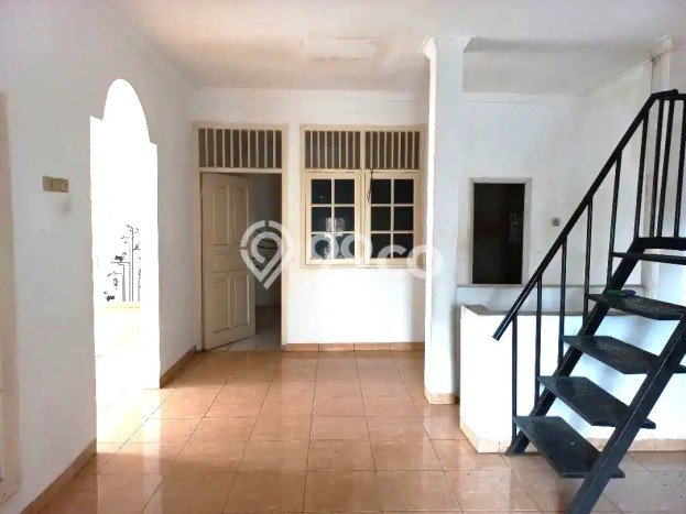 Rumah Luas Tanah 110m² di Pesanggrahan, Jakarta Selatan - Lokasi Strategis Rumah Luas Tanah 110m² di Pesanggrahan, Jakarta Selatan - Lokasi Strategis
