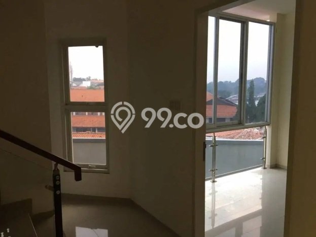 Rumah Strategis Lebak Bulus, Jakarta Selatan, LT 230m² Bangunan 331m² Rumah Strategis Lebak Bulus, Jakarta Selatan, LT 230m² Bangunan 331m²