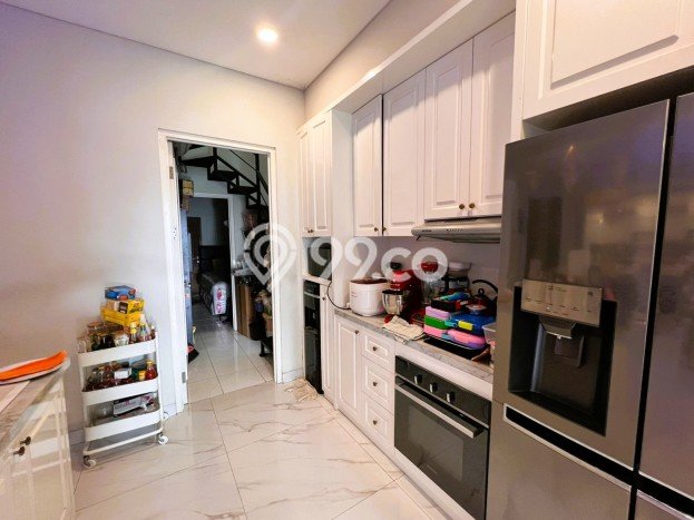 Rumah Minimalis di Ciputat, Tangerang Selatan, Luas 120m² LB 240m² Rumah Minimalis di Ciputat, Tangerang Selatan, Luas 120m² LB 240m²