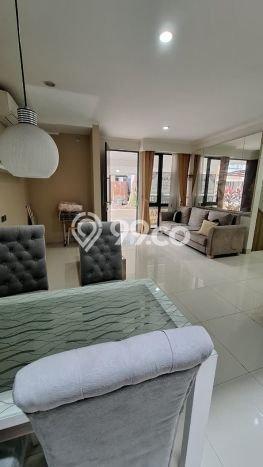 Rumah Luxury Modern Siap Huni di Sektor 7-Bintaro Tangerang Selatan Rumah Luxury Modern Siap Huni di Sektor 7-Bintaro Tangerang Selatan