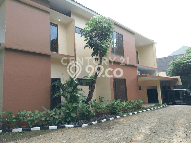 Hunian Ideal dengan LT 1050m2 & LB 800m2 Disewakan di Kemang Hunian Ideal dengan LT 1050m2 & LB 800m2 Disewakan di Kemang
