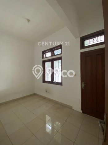 Rumah Sewa Jakarta Selatan LT 176m2 LB 150m2 Area Gandaria Rumah Sewa Jakarta Selatan LT 176m2 LB 150m2 Area Gandaria