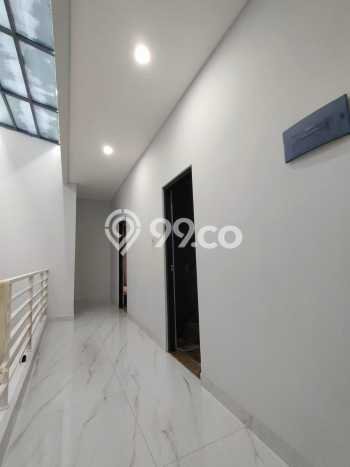 Rumah Elit Modern Tanpa Renovasi di Kav DKI Jakarta Barat Rumah Elit Modern Tanpa Renovasi di Kav DKI Jakarta Barat
