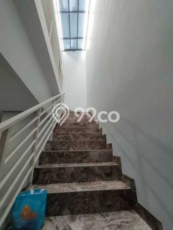 Rumah Elit Modern Tanpa Renovasi di Kav DKI Jakarta Barat Rumah Elit Modern Tanpa Renovasi di Kav DKI Jakarta Barat