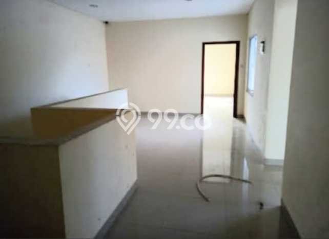 LOKASI STRATEGIS! Gudang Kawasan Kalideres, Luas 450m², Area Komersial, Jalan Utama LOKASI STRATEGIS! Gudang Kawasan Kalideres, Luas 450m², Area Komersial, Jalan Utama