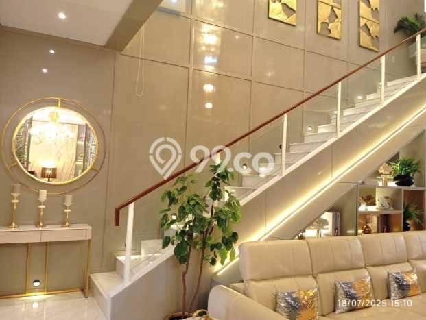 Hunian Elit LB 316m2 Siap Pakai Desain Elegan di Gading Serpong, Tangerang Hunian Elit LB 316m2 Siap Pakai Desain Elegan di Gading Serpong, Tangerang
