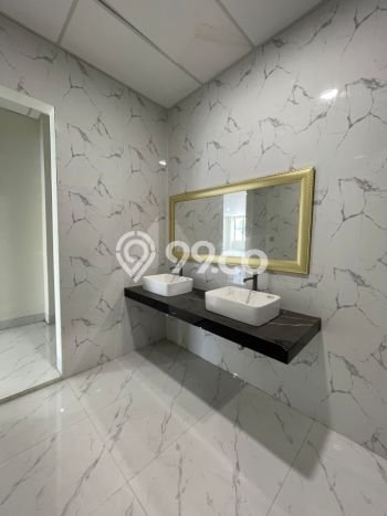 Area Ramai! Gudang Dijual di Menteng untuk Bisnis Luas Bangunan 3000m2 Area Ramai! Gudang Dijual di Menteng untuk Bisnis Luas Bangunan 3000m2