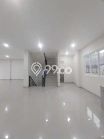 Ruko Disewakan di Area Ramai Cempaka Putih, Jakarta Pusat Ruko Disewakan di Area Ramai Cempaka Putih, Jakarta Pusat
