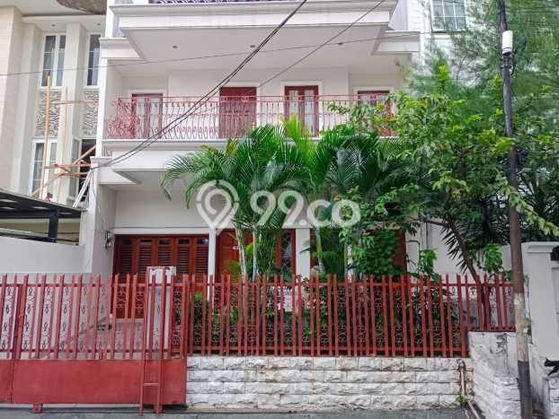 Jarang Ada! Rumah Sewa 4 Kamar Bagus Siap Huni Pondok Indah Jarang Ada! Rumah Sewa 4 Kamar Bagus Siap Huni Pondok Indah